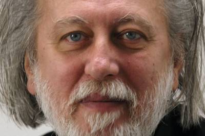 Nobelprisvinneren: – Tross lange, buktende setninger og mørke temaer er han ikke vanskelig å lese