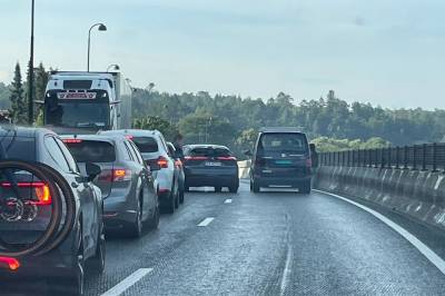 Bil har snurret rundt i Kristiansand