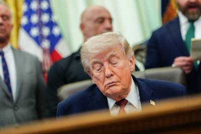 Sa at våpenhvilen skulle ta slutt. Rett etter snudde han.