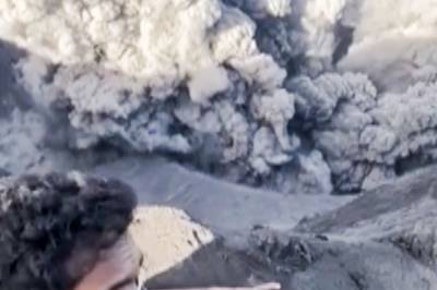 Flykter fra utbruddet: – Ikke løp!!