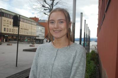 width=device-width, initial-scale=1, viewport-fit=cover