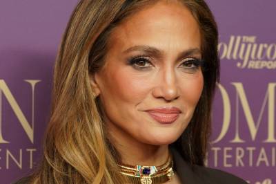 Jennifer Lopez splitter fansen med julehilsen