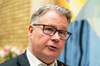 Åpner for å tvinge ut Nobelkomiteens gavelister