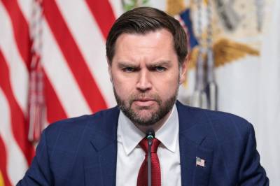 Axios: Vance drar til Pakistan tirsdag for samtaler med Iran