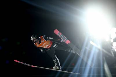 Kjempehopp av Lindvik- nummer tre før fjerde omgang