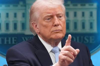 Trump sier han nekter CNN, MSNOW og Politico tilgang til Det hvite hus