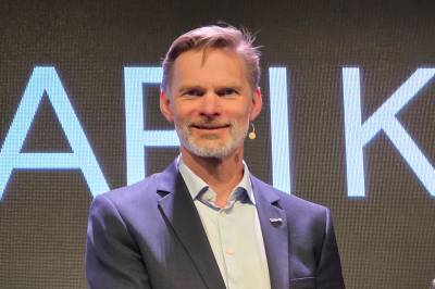 Alle tjener på at de unge teknologene slipper til