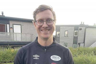 Gir seg som daglig leder