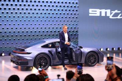 Skal bruke 1.880 mrd.: Strammer inn kraftig