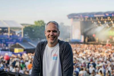 Sommerbris-festivalen taper over en million: Unge drikker mindre og været svikter