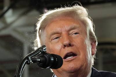 Trump: Lover å svare på iransk angrep