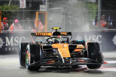 Norris foran Verstappen i regnvåt og kaotisk Formel 1-kvalifisering