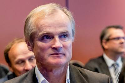 Fillerister Stray Spetalen: – Svartmaling