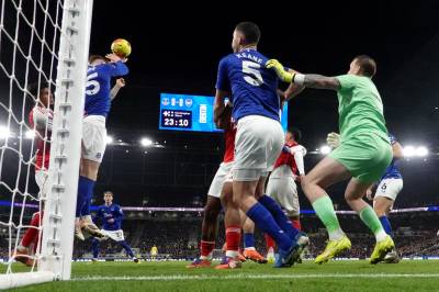 Arsenal seiret etter merkelig hendelse mot Everton: – Hva er dette for noe?