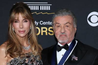 Måtte støtte seg med stokk