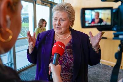 Erna Solberg om budsjett­forhandlingene: – Pinlig