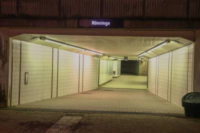 Kvinnen forsvant på vei hjem fra bytur med venninner. Familien fant hammer, strips og hodetelefoner. 