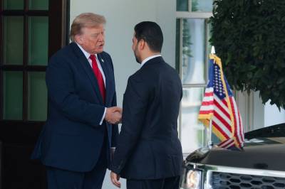 Trump snur – dropper 20 prosent avgift for skip i Hormuzstredet