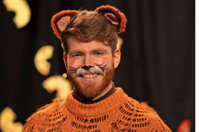 Jobben til Christoffer er å være katt