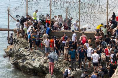 Spania har bygd sjøbarriere etter migrantkrise