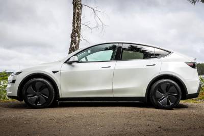 Tesla på topp igjen, men Toyota er rett bak
