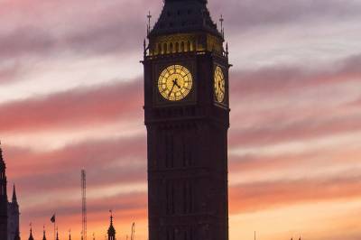 I hvilken hovedstad kan man se Elizabeth Tower?