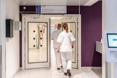 Sjukehuset nektar å kjøpe arbeidssko: Tilsette får blod og væske på sine eigne sko