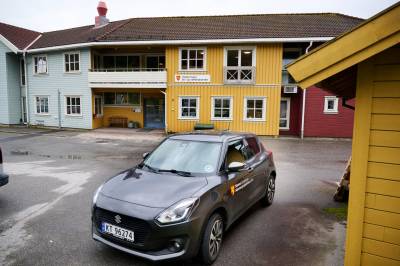 Må spare: Selger skoler og barnehager