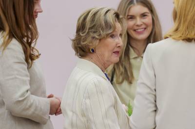 Dronning Sonja om Mette-Marit: – Får håpe alt går bra