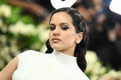 Synger på 13 forskjellige språk: – Arabisk er et av de vakreste