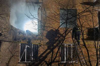 En drept og elleve såret i luftangrep mot Kyiv
