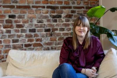 (+) Du vet at du er trygg. Kroppen din tror noe annet