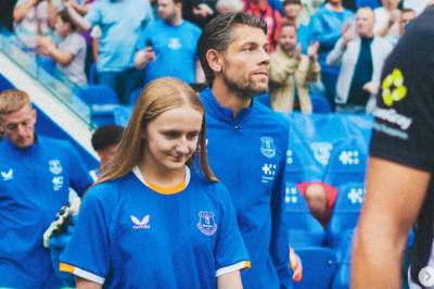 Everton presenterer James Tarkowski som ny kaptein: «Ett av de største øyeblikkene i karrieren!»