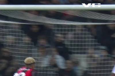 0-2: Hutchinson, AC Milan