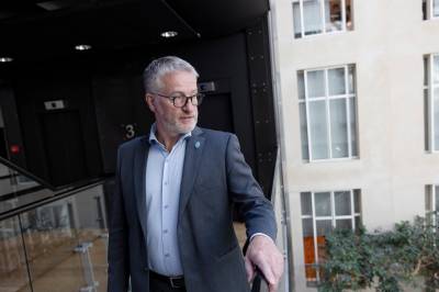 Omplasserer sjefen for Forsvarsbygg etter overskridelser