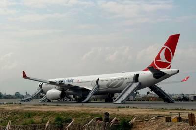 Turkish Airlines-fly tok fyr under landing i Nepal