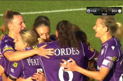 Modesta Uka setter 1-0 mot Brann (W)
