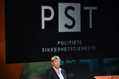 PST møter pressen etter eksplosjon ved den amerikanske ambassaden