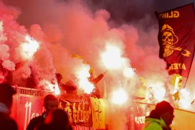 Ulovlig pyrobruk svir – disse klubbene fikk størst bøter i 2025