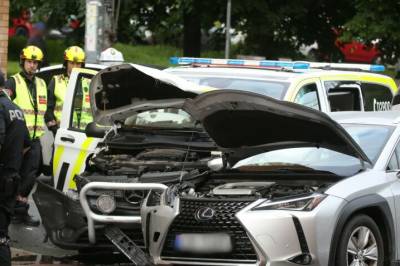 Alvorlige meldinger skapte full utrykning: - Politibil krasjet