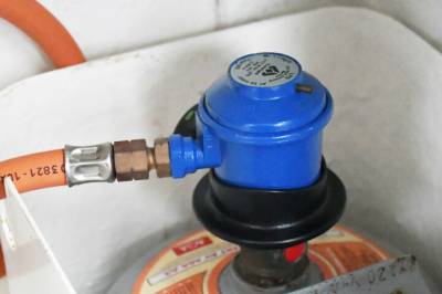 Slik skifter du propanslange og regulator selv