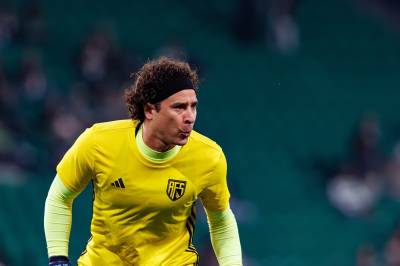 Målvaktsveteranen Guillermo Ochoa sikter seg inn på sitt sjette VM, det samme som Messi og Ronaldo