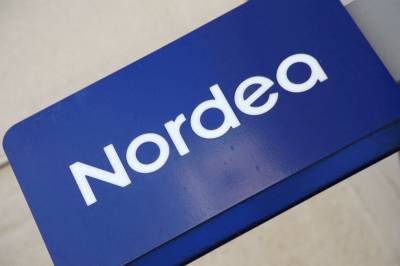 Nordens største bank stuper på børsene