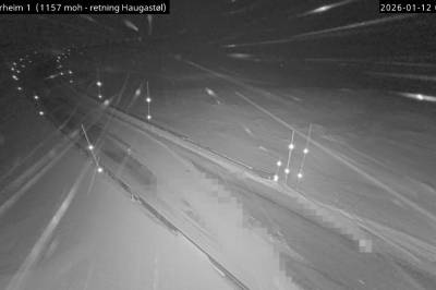 Ingen store problemer i morgentrafikken tross snø og glatte veier