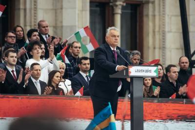 Gjør høyrepopulistiske partier folk mer fornøyde med demokratiet?