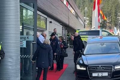 Kongeparet på plass i Holmenkollen