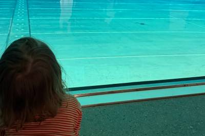 Tøyenbadet åpner klokken 10 i helgene – kan kommunen forklare hvorfor?