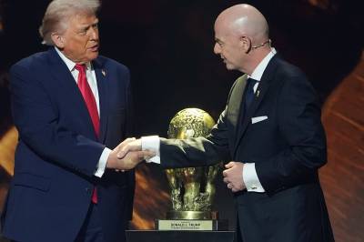 Dommer beordrer Trumps navn fjernet fra Kennedy Center