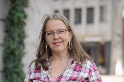 Kari Anne måtte sette seg ned utenfor bilen og tisse