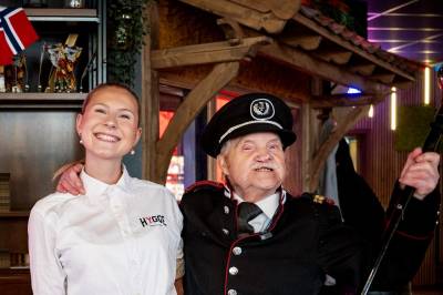Svein (78) er «17. mai-sjef»: - Klart tel avmarsj!
